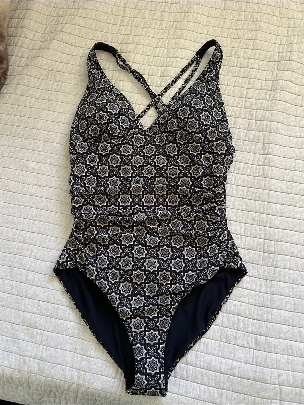 Boho black tile printed reversible padded flattering one piece swimsuit M 4 6